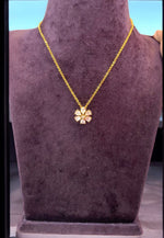 Load image into Gallery viewer, Beautiful simple short neck set with cute flower pendant -perfect for any occasion

