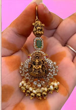 Load image into Gallery viewer, Beautiful tikka with green stone and Laxmi Devi
