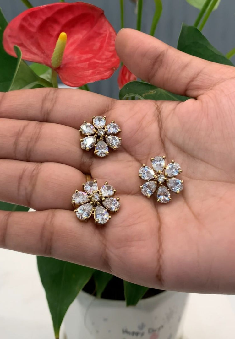 Beautiful hair accessories with flower design