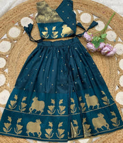 Lehenga*: Soft silk Fully stitched Banarasi design zari weaving work with full Inner 👚Blouse Fully stitched with zari weaving work