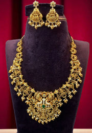 Traditional nakshi short haram with gold finishing and without god Motive