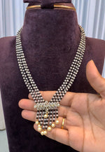 Load image into Gallery viewer, Beautiful pearls chain with purple beads
