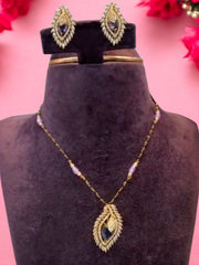 Beautiful short necklace with purple stone