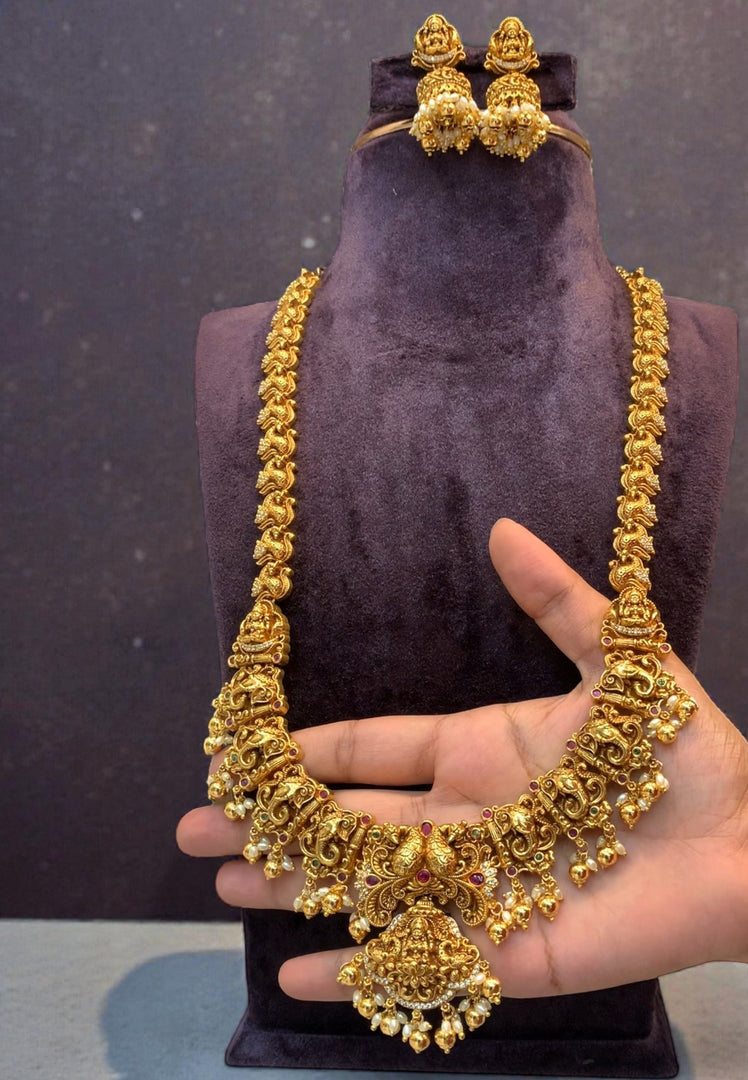 Traditional long haram with elephant designed without god Motive