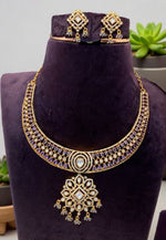 Load image into Gallery viewer, Beautiful victorian polish short necklace with purple stone
