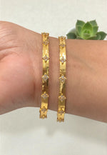 Load image into Gallery viewer, Beautiful bangles with diamond finishing
