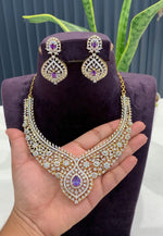 Load image into Gallery viewer, Beautiful gj polish short necklace with green stone