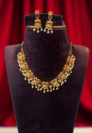 Beautiful short necklace with pink stone and guttapusalu hangings