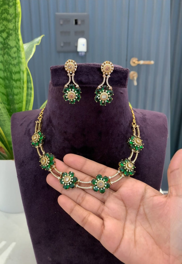 Beautiful short necklace with green stone