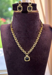 Beautiful short necklace with royal blue stone