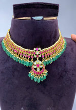 Load image into Gallery viewer, Beautiful chocker set with jadav kundan stone