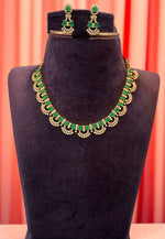 Load image into Gallery viewer, Beautiful short necklace with pink stone
