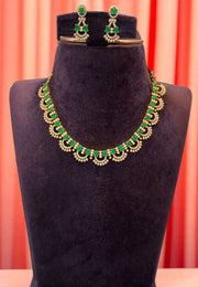 Beautiful short necklace with pink stone