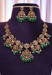 Beautiful short necklace with green beads and guttapusalu hangings