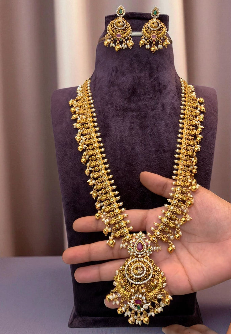 Traditional long guttapusalu haram with gold balls