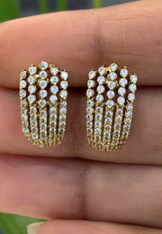 Beautiful studs with diamond finishing