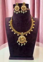 Load image into Gallery viewer, Traditional short Haram with kanti style and green beeds
