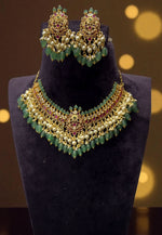 Load image into Gallery viewer, Beautiful kundan stone necklace with green beads