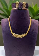 Load image into Gallery viewer, Beautiful short necklace with antique finishing

