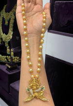 Load image into Gallery viewer, Beautiful beads haram with tiger nail design pendant