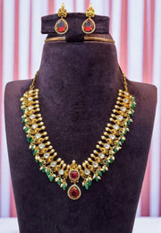 Beautiful beads short necklace with green and red stone