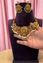 Load image into Gallery viewer, Beautiful short haram with God and gold finish
