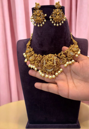 Beautiful short haram with God and gold finish