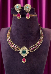 Beautiful short necklace with ruby and green combination