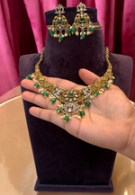 Load image into Gallery viewer, Beautiful short necklace with mahandi Victorian polish and green beeds
