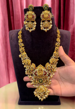 Load image into Gallery viewer, Traditional 3d short necklace with guttapusalu hangings
