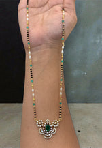 Load image into Gallery viewer, Beautiful black beads chain with green stone