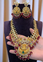 Load image into Gallery viewer, Beautiful short necklace with ruby beads and nakshi polish
