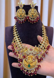 Beautiful short necklace with ruby beads and nakshi polish