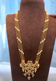 Beautiful long necklace with diamond look pendant