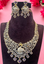 Load image into Gallery viewer, Beautiful gj polish short necklace with peacock design
