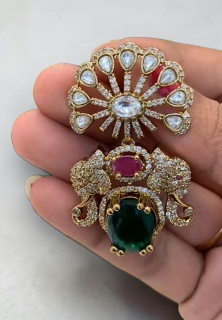 Beautiful pendant with elephant design