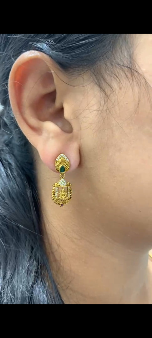 Beautiful earrings with green stone