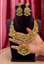 Load image into Gallery viewer, Traditional Nakshi Haram with gold finishing and guttapusalu hangings

