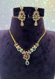 Beautiful short necklace with green and pink stone