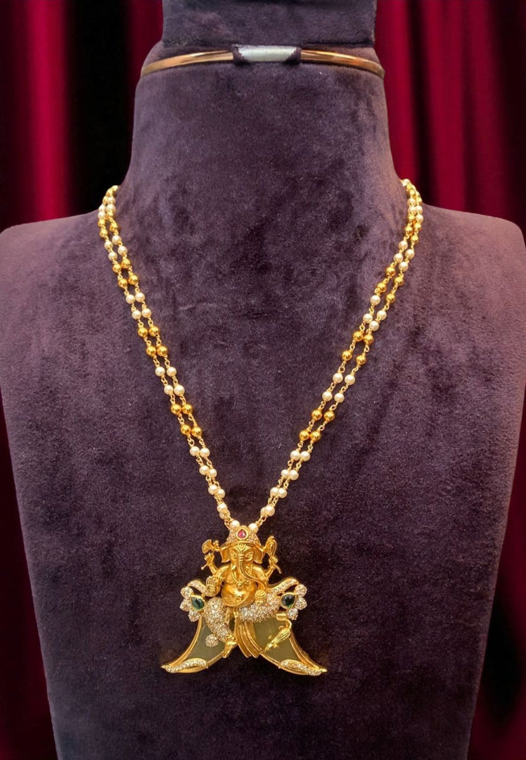 Beautiful short chain with Vinayaka pendant