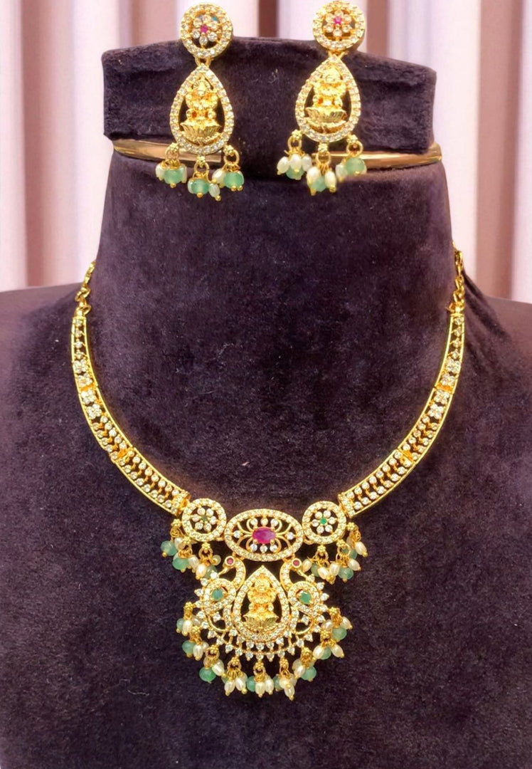 Beautiful short kanti necklace with green stone
