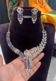 Beautiful gj polish short necklace with green stone